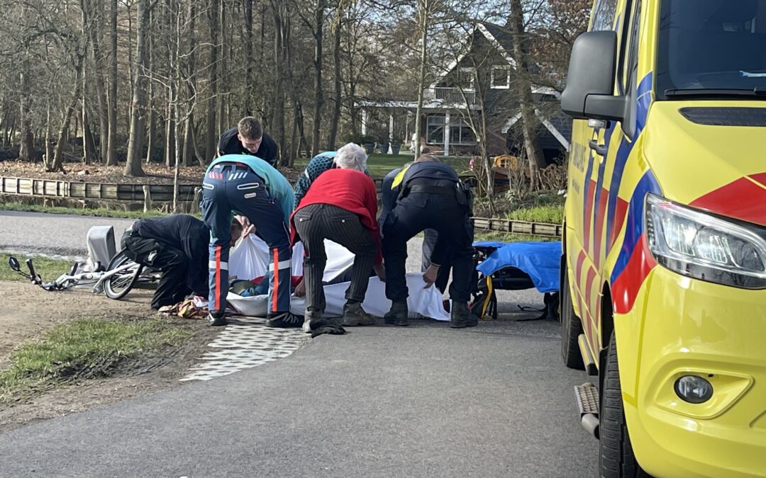 Fietsster flink gewond na aanrijding Broek Op Langedijk