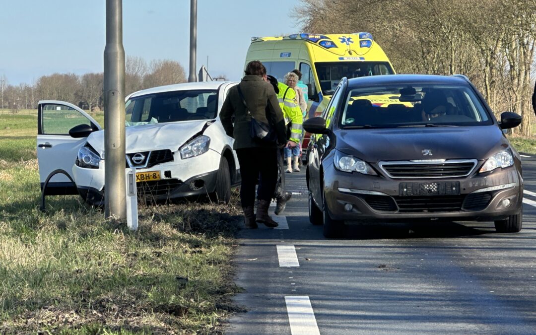 Vier auto’s betrokken bij kopstaart-botsing op N504 Oudkarspel