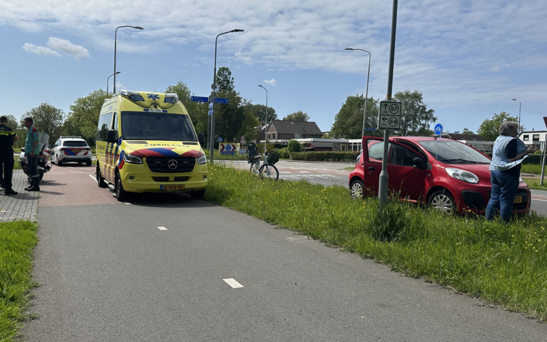 Vrouw op fiets aangereden rotonde Langebalkweg / Oostelijke randweg