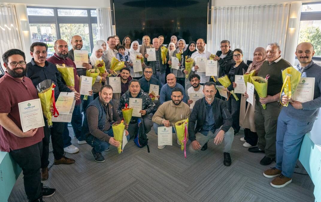 Eerste groep inburgeraars ontvangt certificaten na afronding inburgeringstraject