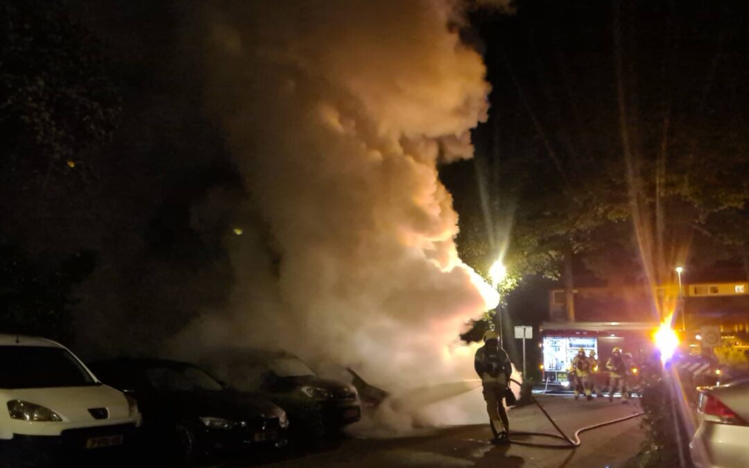 Autobrand in Schagen, politie onderzoekt brandstichting